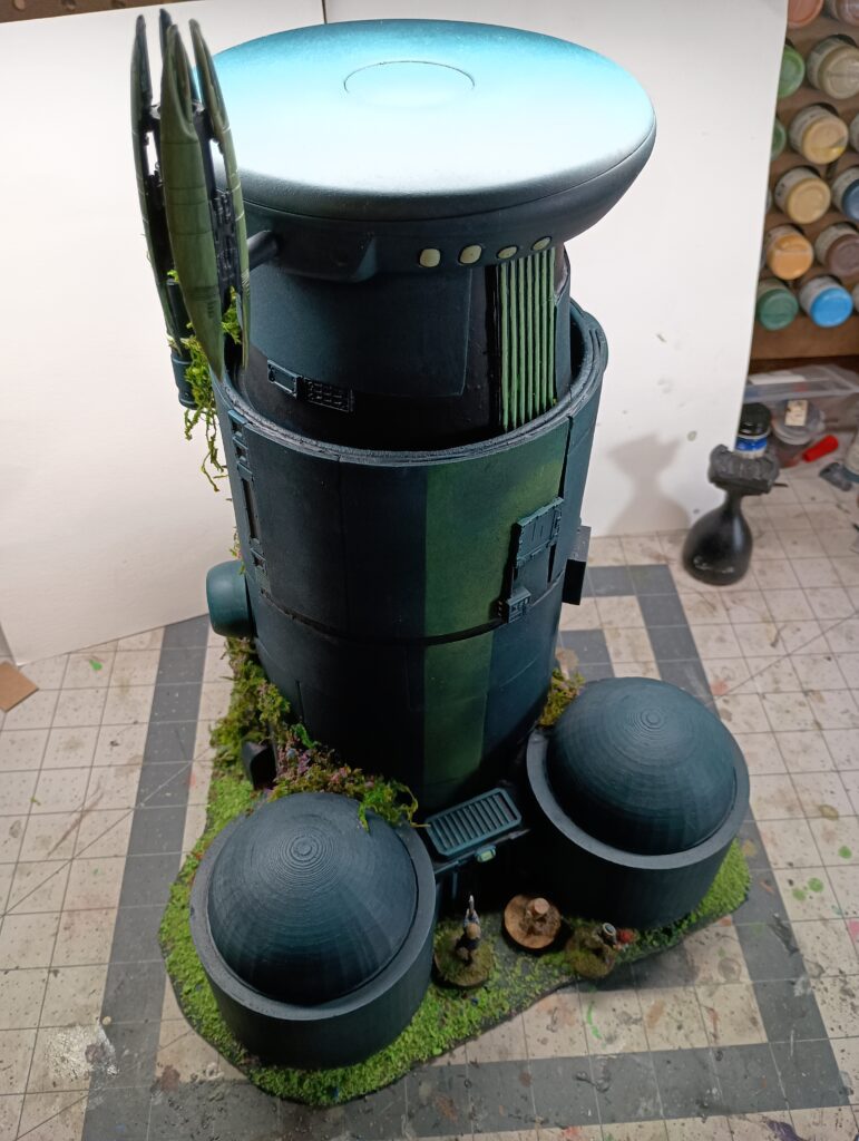 A scratchbuilt futuristic tower for miniature wargaming