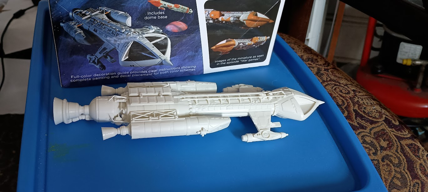 Space 1999 Hawk Mark IX model kit by MPC